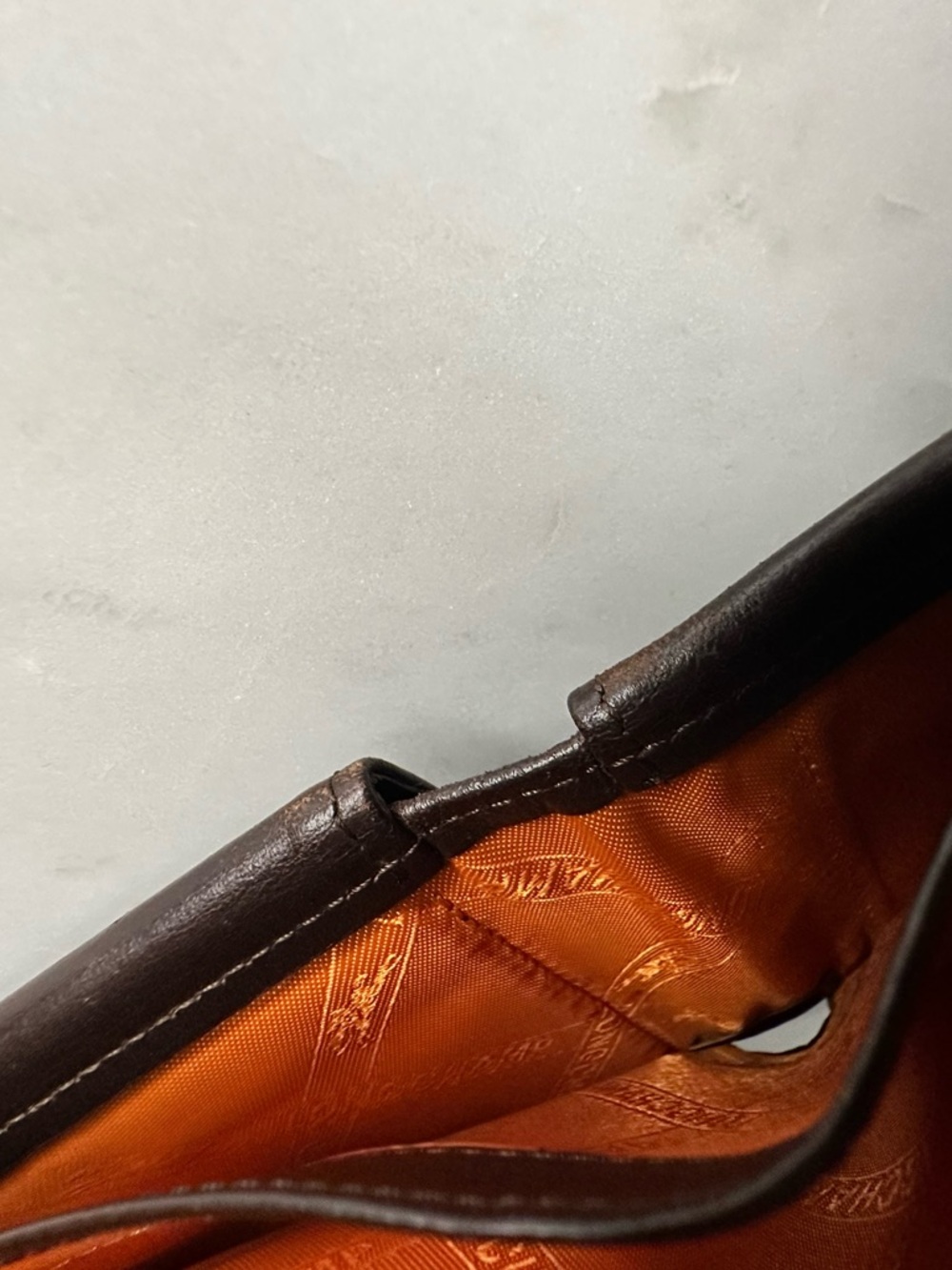 LONGCHAMP leather Bi fold wallet - gender neutral style - Picture 8 of 12